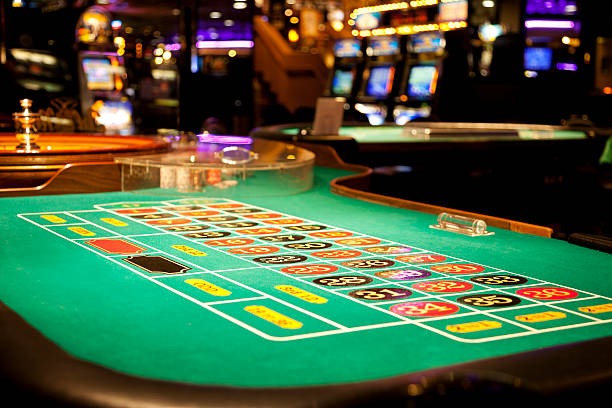 Multi-sport dashboard showing live football and casino options